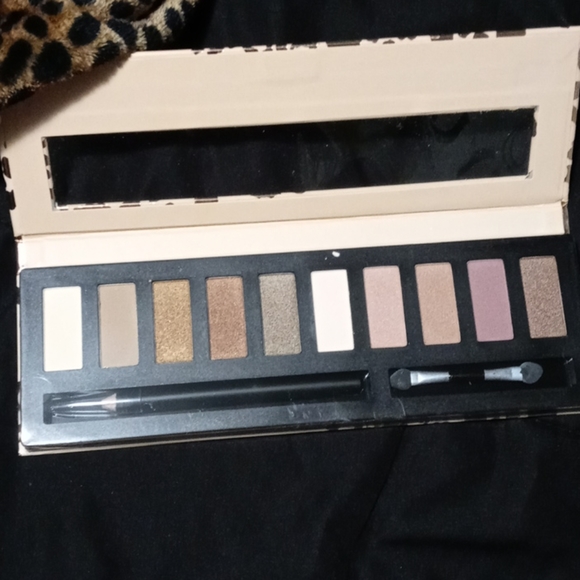 4 Nude pallets - Picture 5 of 10